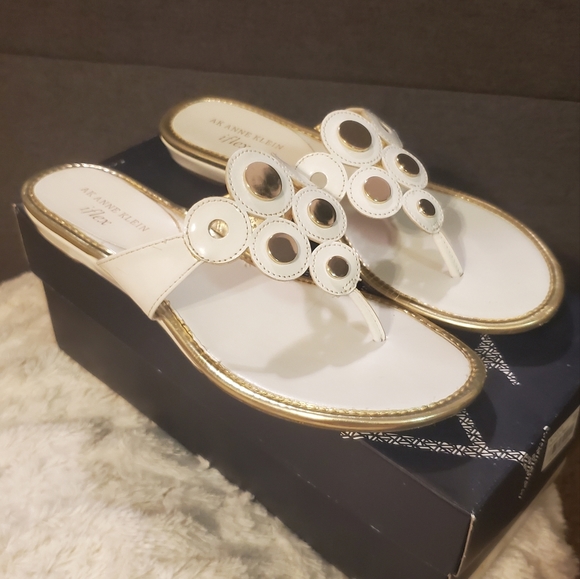 AK Anne Klein Achazie Thong Sandals in White and Gold - Picture 5 of 11